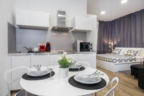 Apartment Aspalathos Centar - Split city center, a few minutes' walking distance to the UNESCO Palace, parking lot in front of the apartment, Split (photo 2)