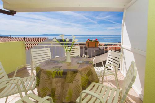 Apartment with Sea View image 1