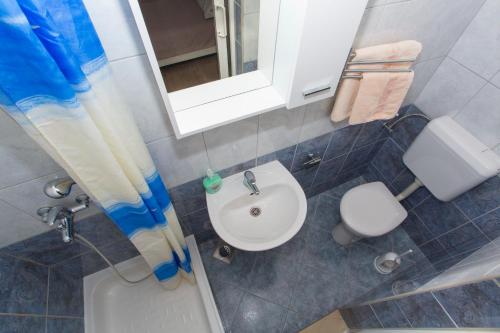 Apartment with Sea View image 9
