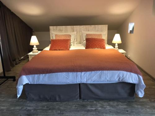 

Guest House on Tolstoy