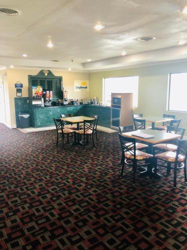 Days Inn & Suites by Wyndham Stuttgart - main image