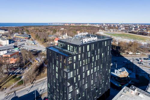 Orange Apartments Tower & Free Parking