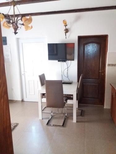 Apartments Peranovic - image 5