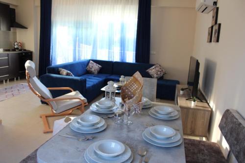  Monna Roza Family Suit in Kemer