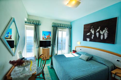 Double Room with Balcony and Sea View