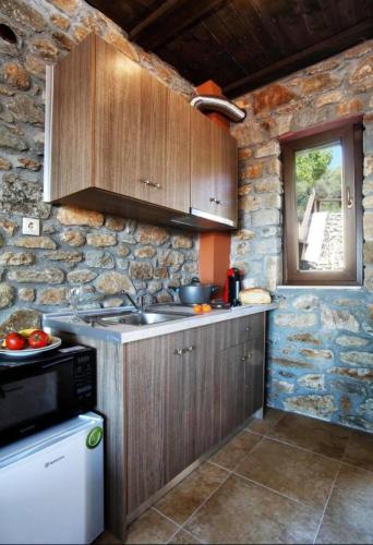  Luxus Stone House Complex (Lithos 1) in Nea Iraklitsa