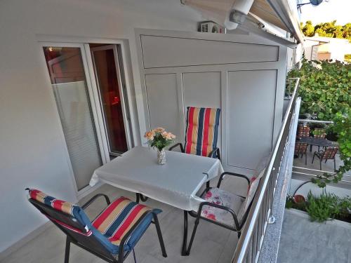 Apartments with a parking space Baska Voda, Makarska - 16517