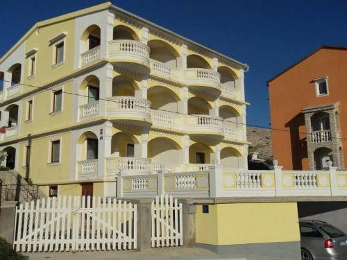 Apartments with a parking space Pag - 16394 Pag