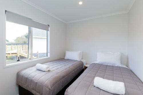 Foxton Beach Holiday Park Room Type - Self Contained 2 Bedroom unit up to sleep 4