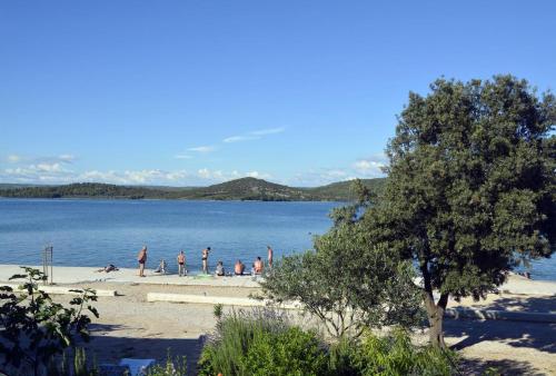 Apartments by the sea Bilice Krka - 16629 - image 2