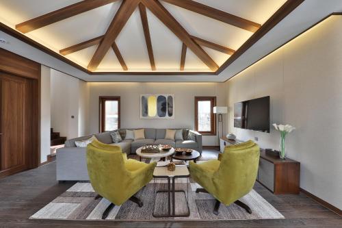 Camphortree Hotel&Resort  near Naesse-Oreum