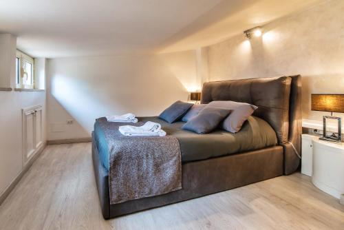 Black And White Suite – Rome