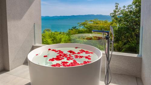 Bathroom, Villa Leelawadee in Ao Por