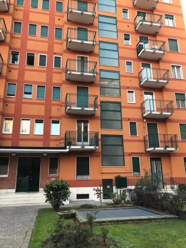 San Siro Stadium Garden Flat - image 6