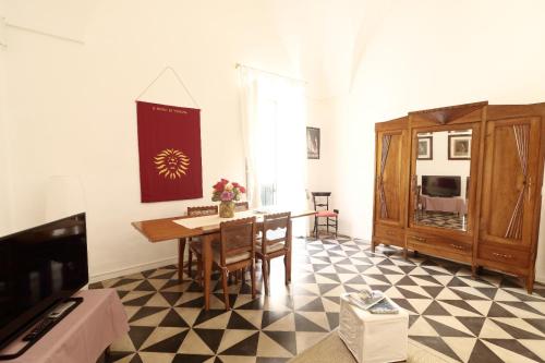  Slow Lecce - Old Town Apartment SIT, Pension in Lecce