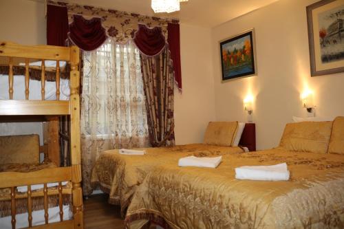 Barry House - image 12