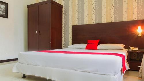 Double Room room in RedDoorz @ Cikutra 3