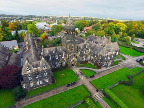 Hinsley Hall - main image