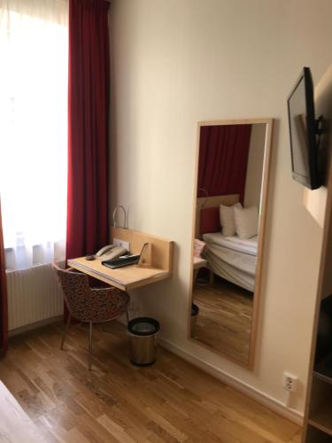 Single Room - Non-Smoking