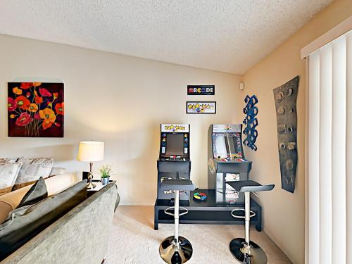 Contemporary Home Home - main image