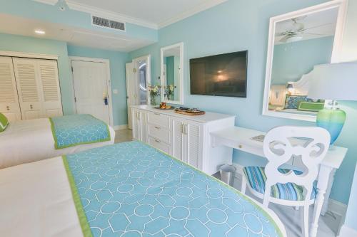 Charleston Harbor Resort & Marina