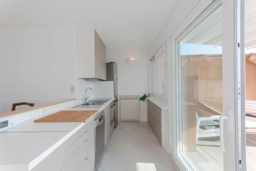 Exclusive rooftop apartment with large terrace in Solari/Tortona, Milán (fotografie 10)