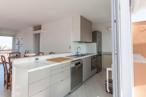 Exclusive rooftop apartment with large terrace in Solari/Tortona, Milán (fotografie 7)