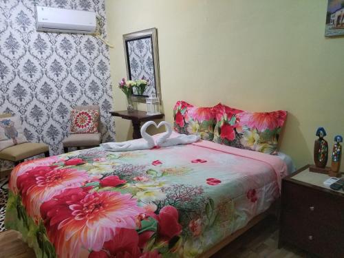 Hotel Cana Palma Zona Colonial - Tap to explore photos
