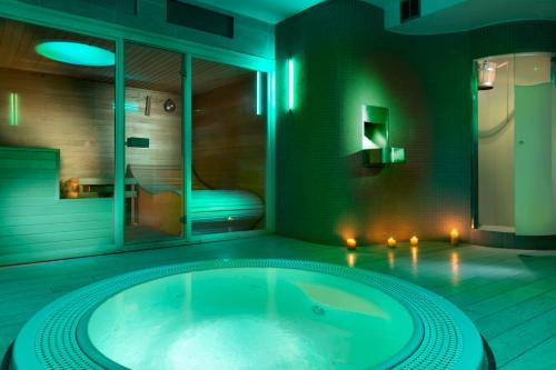 18799906 Yes Hotel Touring & SPA