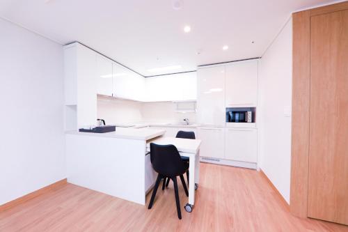 李因住宿酒店 (Leein Stay Hotel) in 巨济