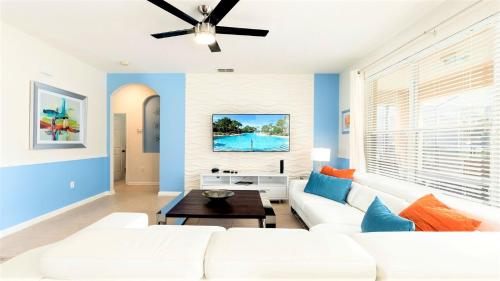 Windsor Hills 6 Bedrooms Pool Villa 2.5 miles to Disney - 2607DS