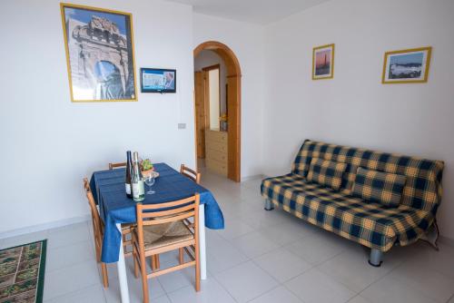Holiday home for 5 people 200 meters from the sea and free wi-fi - image 14