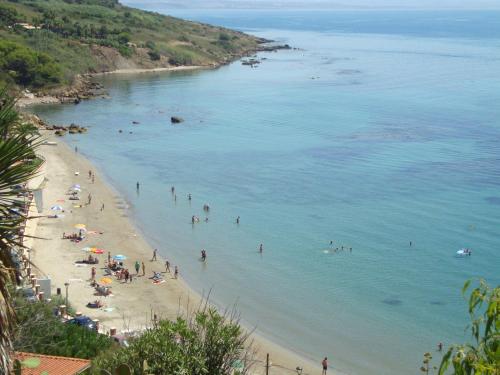 Holiday home for 5 people 200 meters from the sea and free wi-fi - image 9