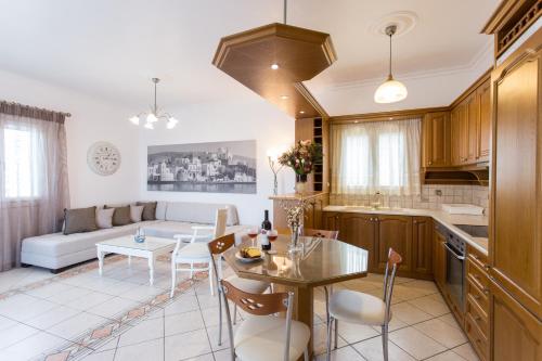 Panos Luxury Suite - image 2