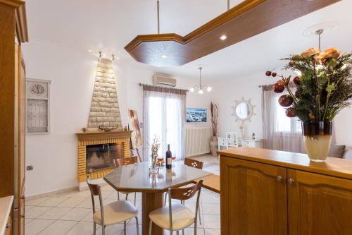 Panos Luxury Suite - image 4