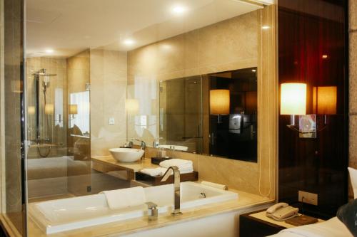 room detail thumbnail 2