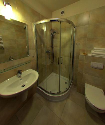 Hotel Camelot - image 10