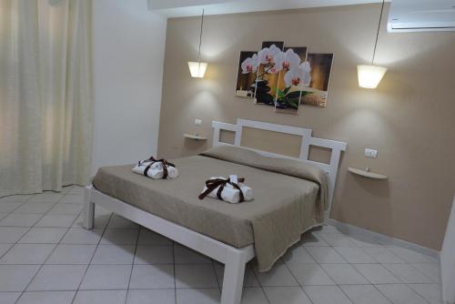 King Room with Garden View image 10