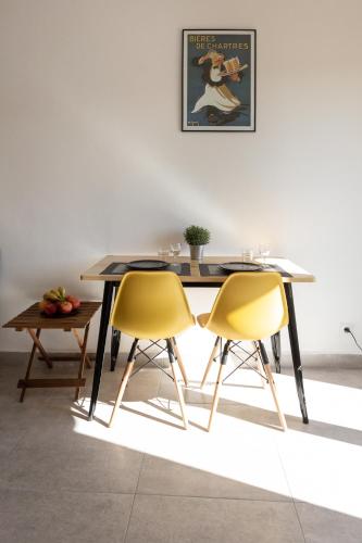 Chic appartement Centre NICE au calme vue colline - image 7