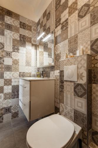 Chic appartement Centre NICE au calme vue colline - image 8