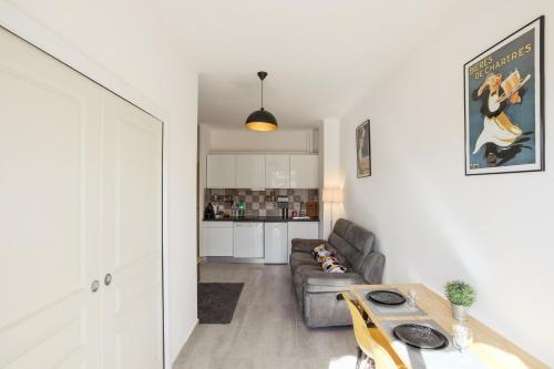 Chic appartement Centre NICE au calme vue colline - image 11