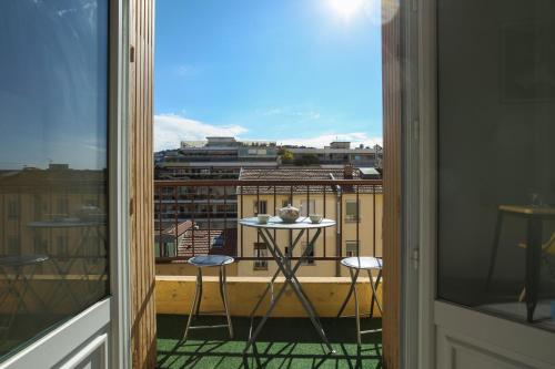 Chic appartement Centre NICE au calme vue colline - image 6