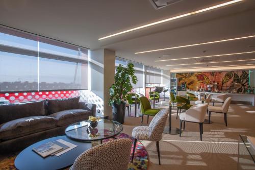 Бізнес Центр, Puerta America Hotel (Puerta America hotel) in Мадрид