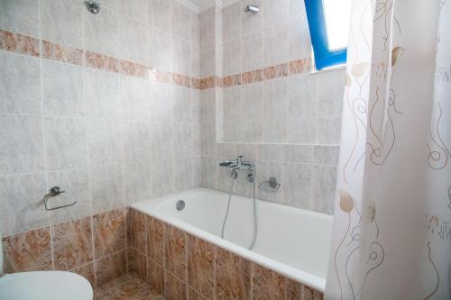 Kahlua Hotel Apartments - image 11