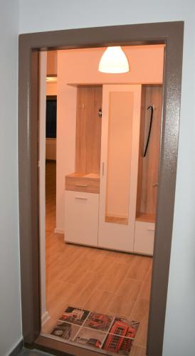 London 18 Apartment - image 6
