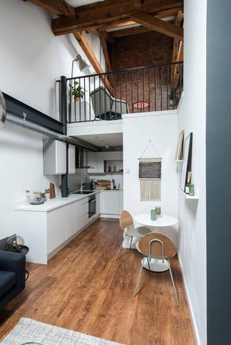 Best Price On 1 Bedroom Mezzanine In Central Manchester By
