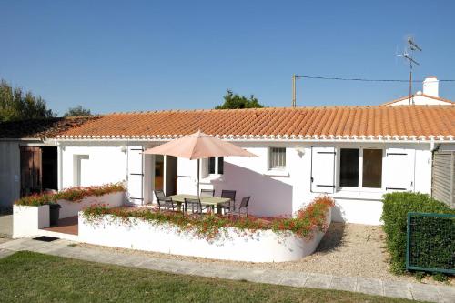 Maisons de vacances idéales avec piscine dans un environnement calme et reposant - image 9