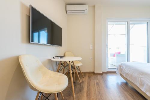 Stunning Acropolis view at City Center - image 7