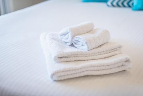 Stunning Acropolis view at City Center - image 5