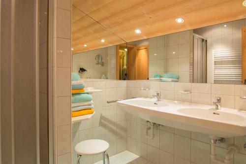 ฝักบัว, Seeappartements Überwasser (Seeappartements Uberwasser) in ฟาสชินา